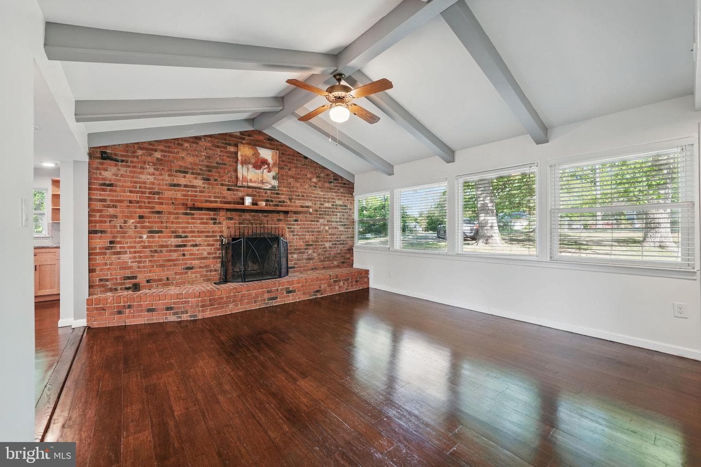 10515 Midway Lane photo 4