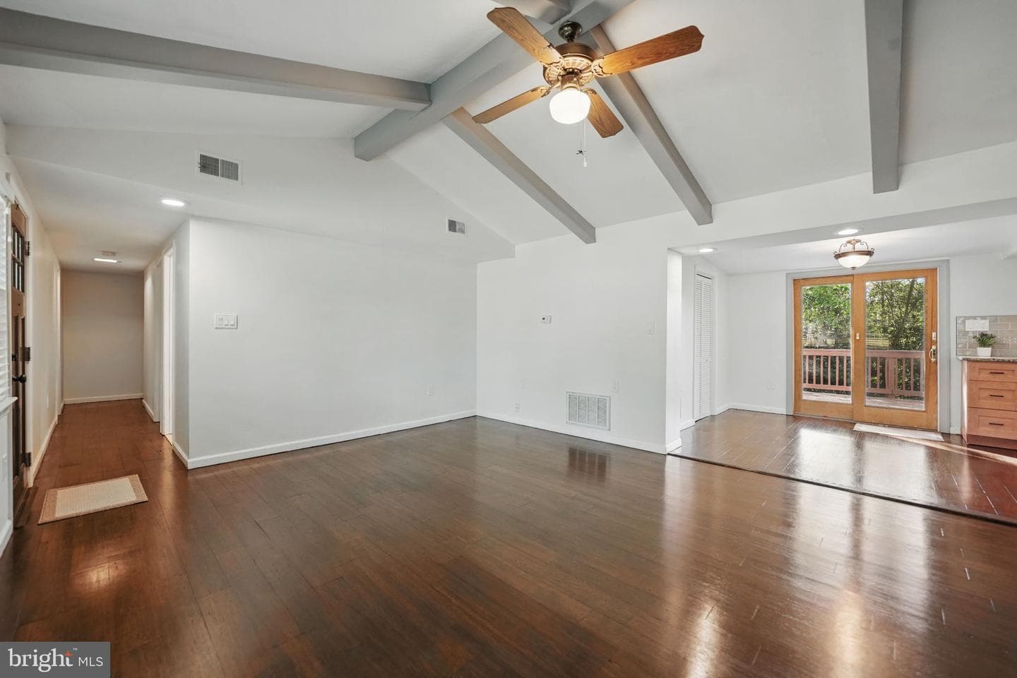 10515 Midway Lane photo 6