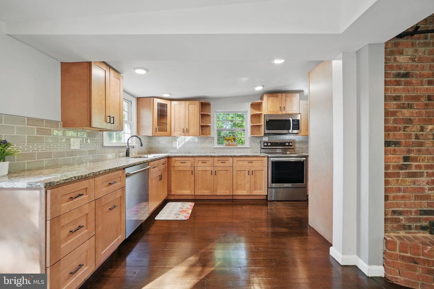 10515 Midway Lane photo 9