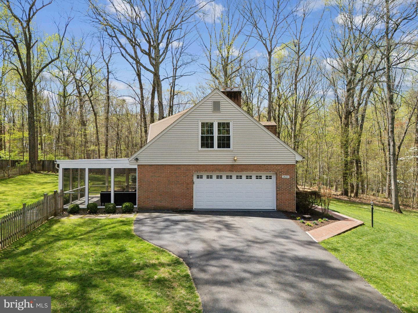 2623 Steeplechase Drive photo 2