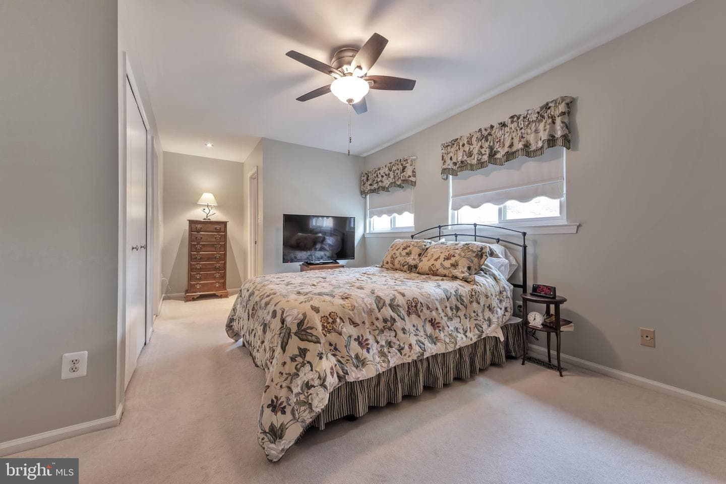 5739 Waters Edge Landing Court photo 12