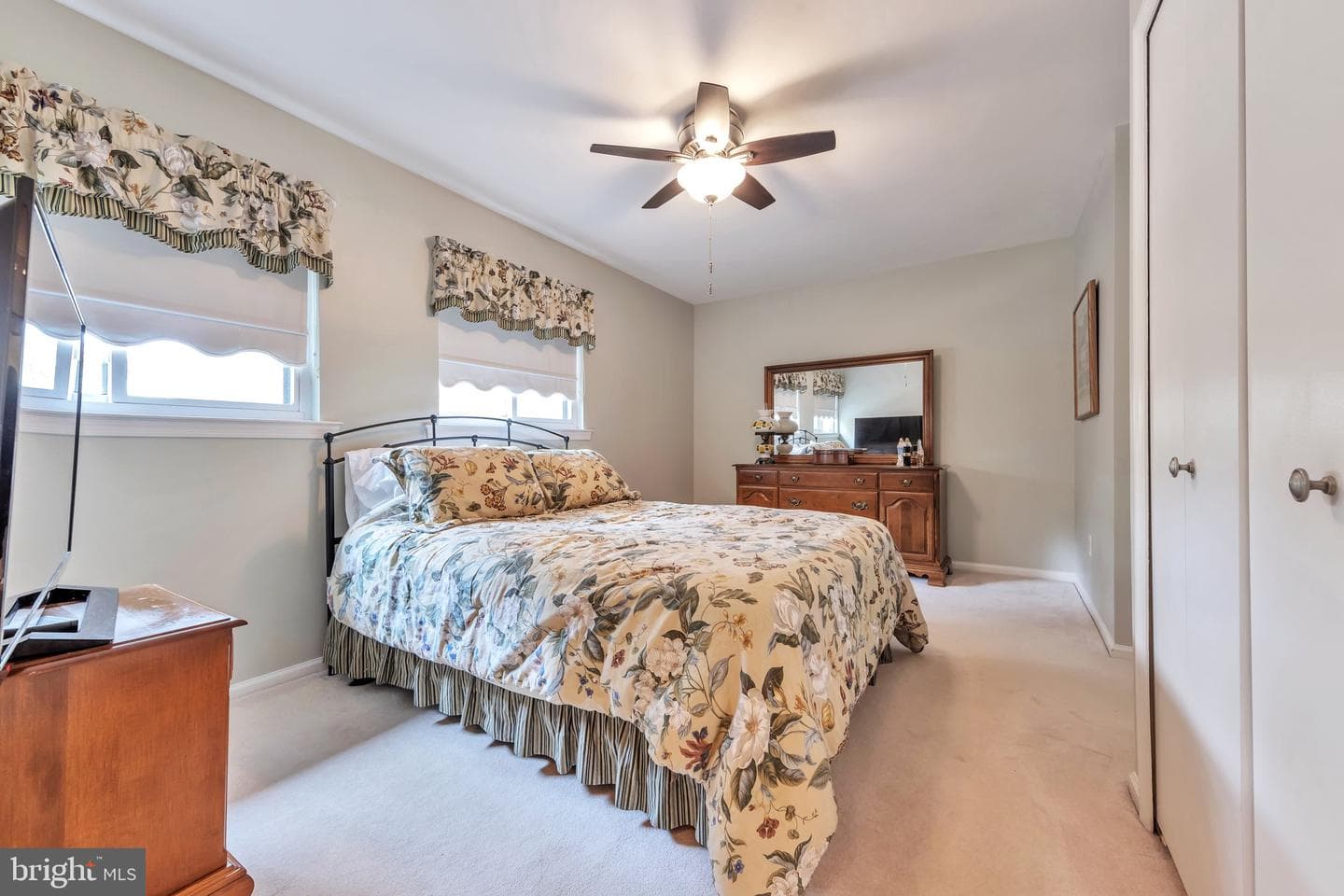 5739 Waters Edge Landing Court photo 13