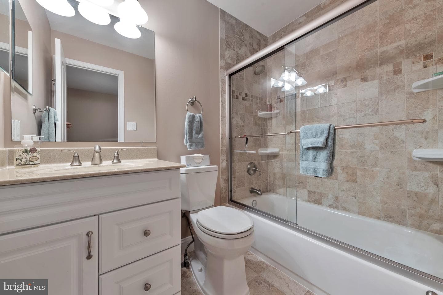 5739 Waters Edge Landing Court photo 15