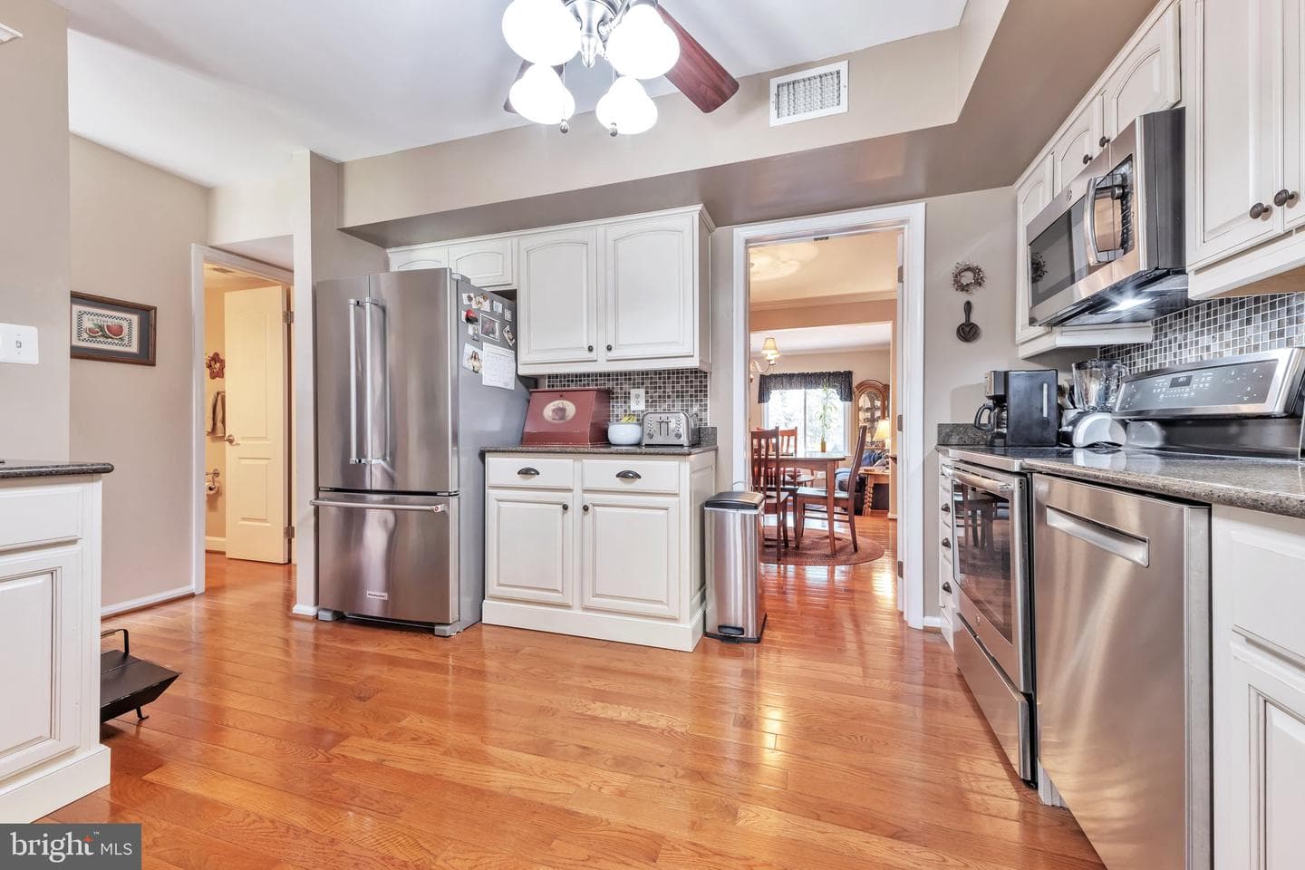 5739 Waters Edge Landing Court photo 4