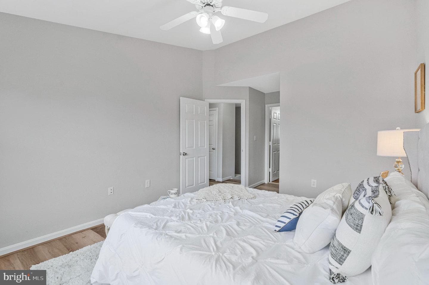 4604 Superior Square photo 16