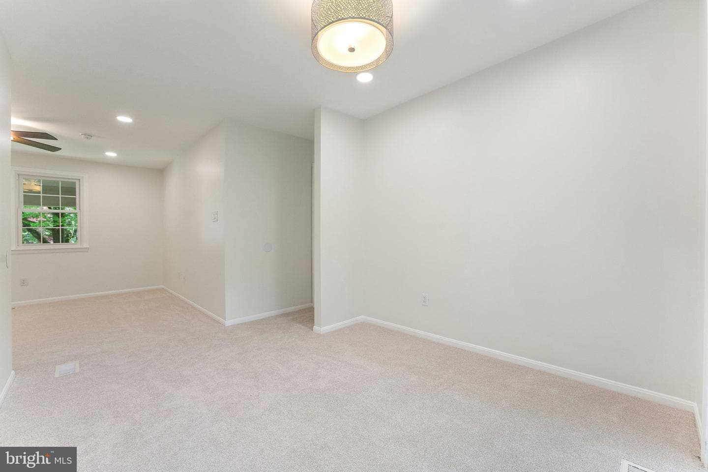 4906 Heversham Court photo 37