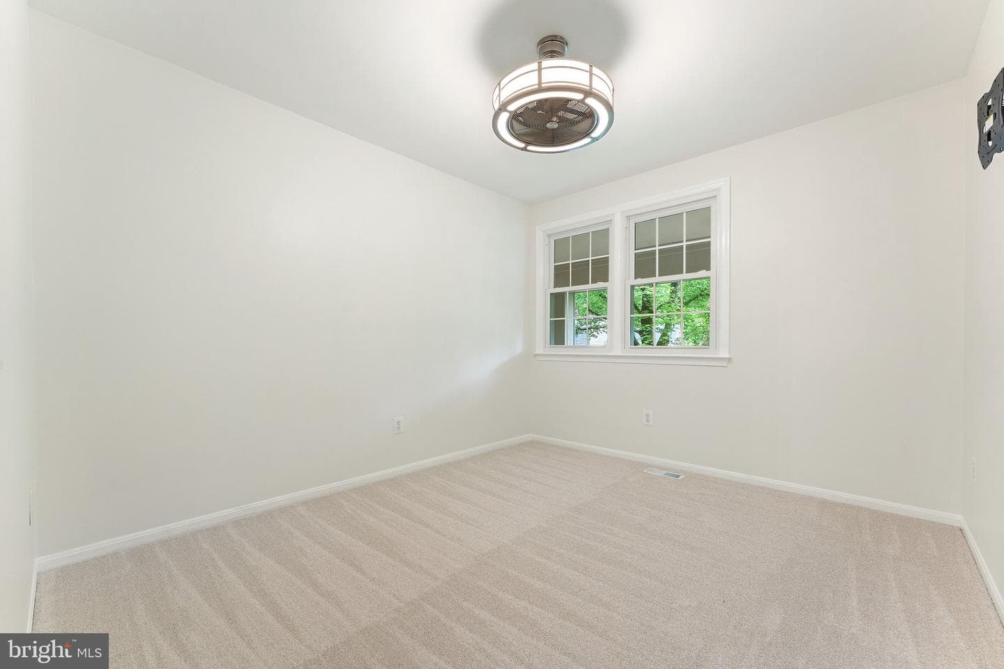 4906 Heversham Court photo 42