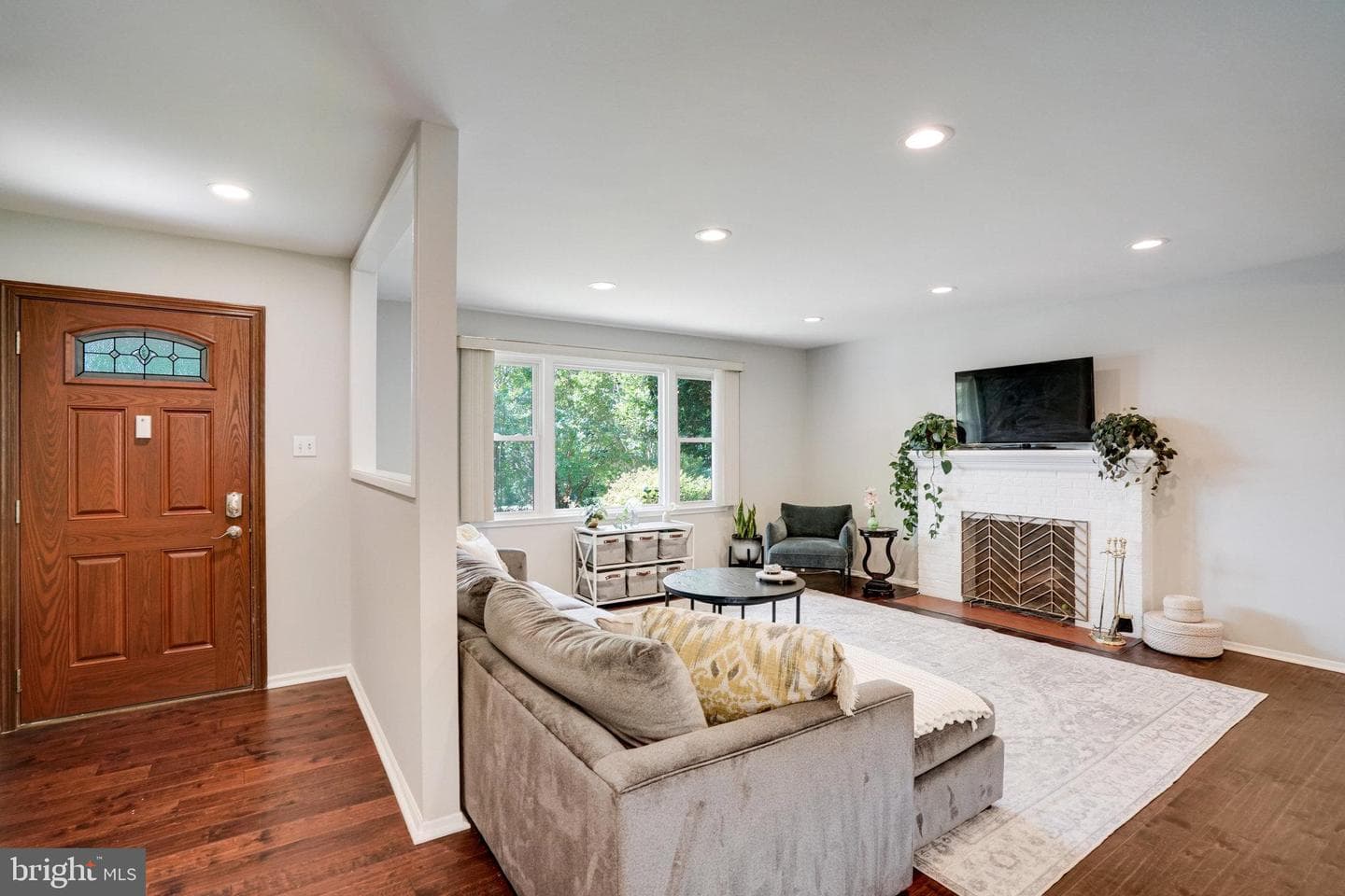 4705 Exeter Street photo 22