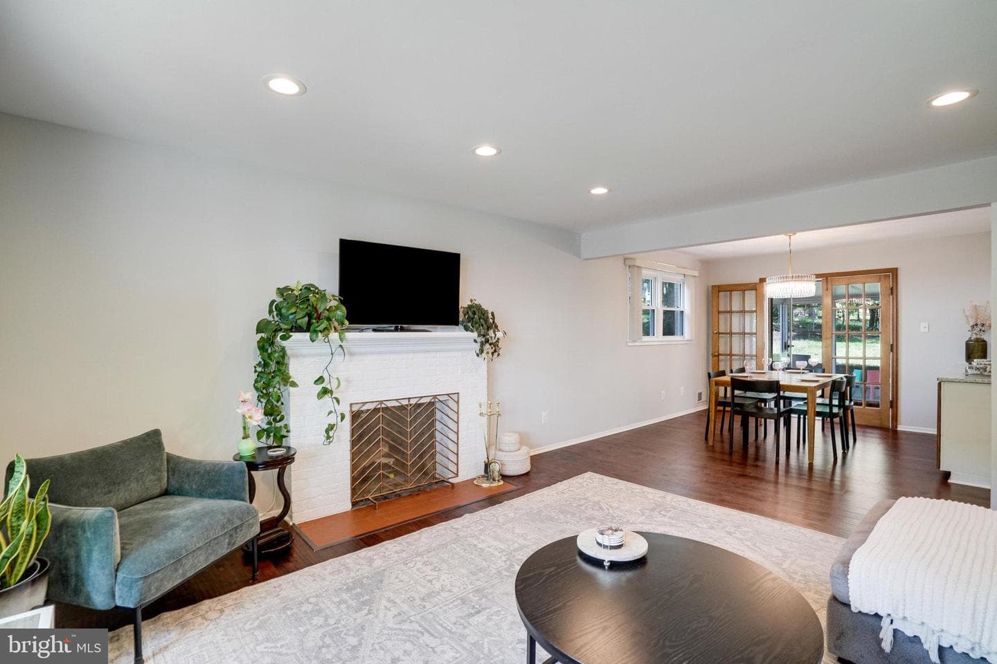 4705 Exeter Street photo 24