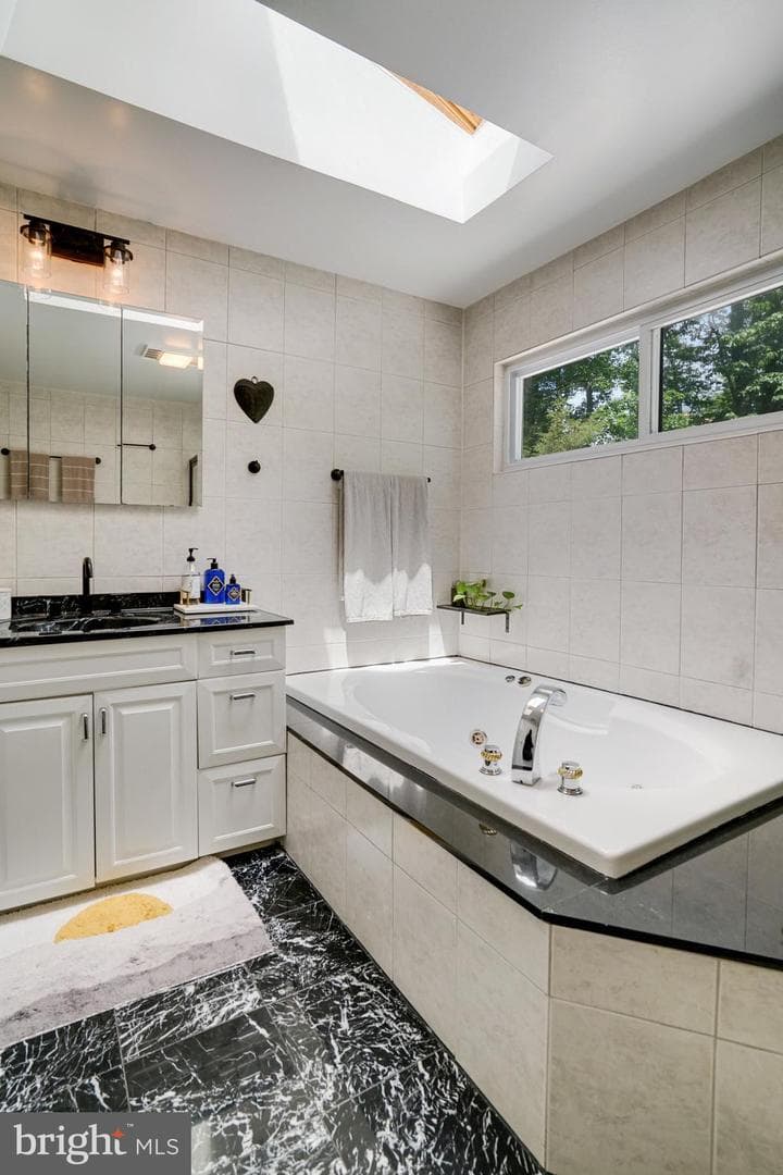4705 Exeter Street photo 33