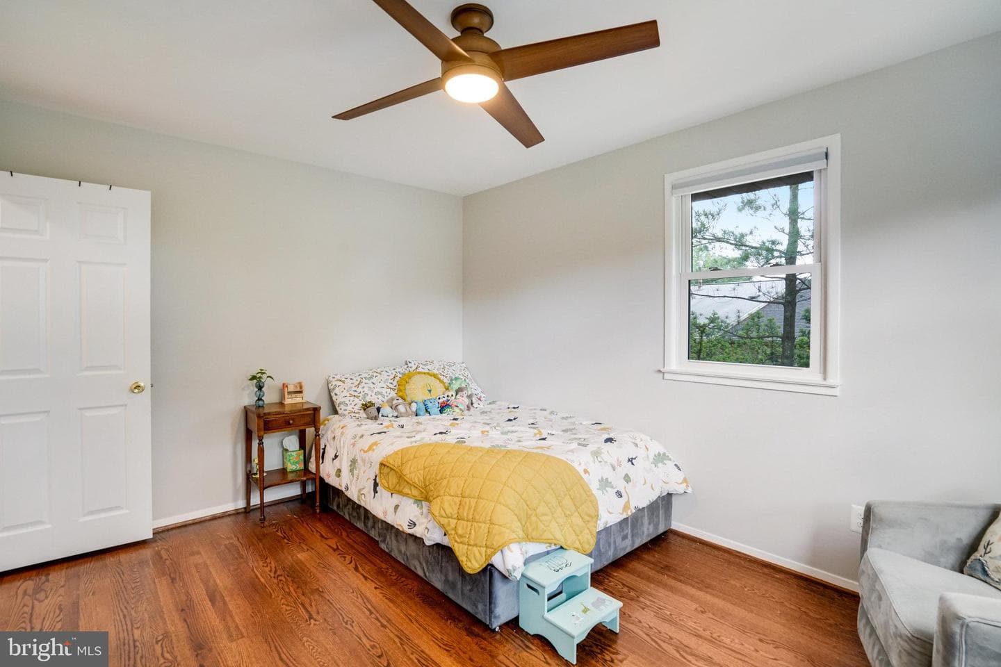 4705 Exeter Street photo 9