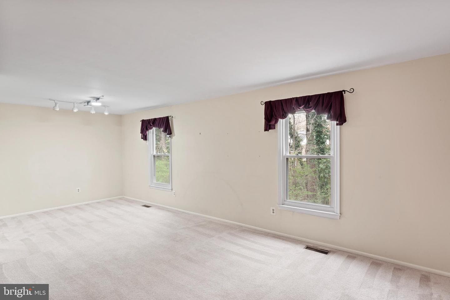 9920 Kingsbridge Drive photo 11