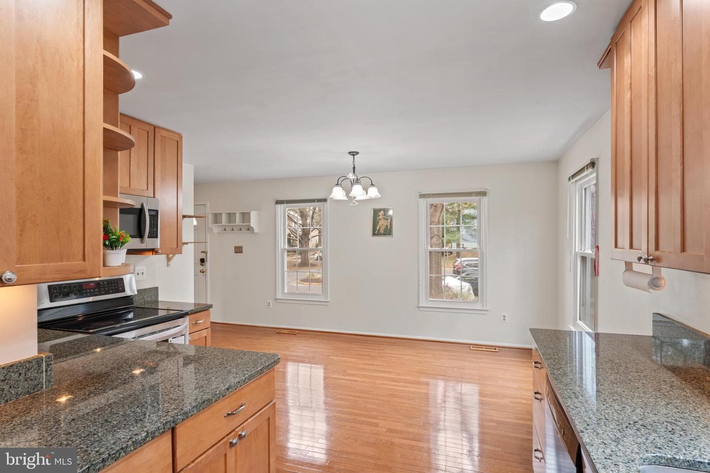 9920 Kingsbridge Drive photo 6