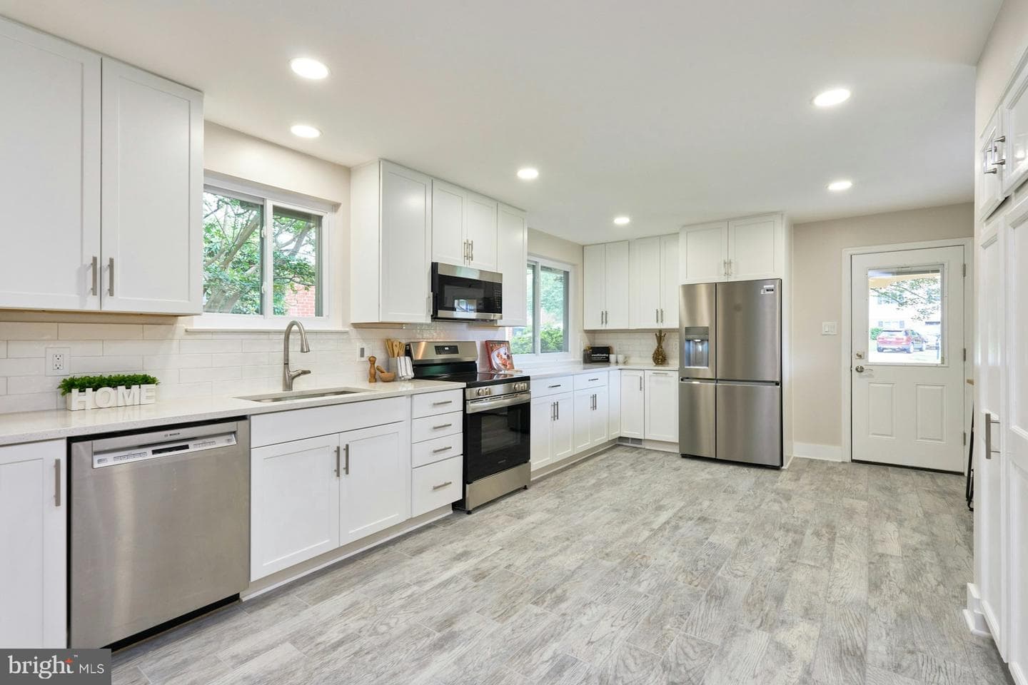 5010 Gainsborough Drive photo 13