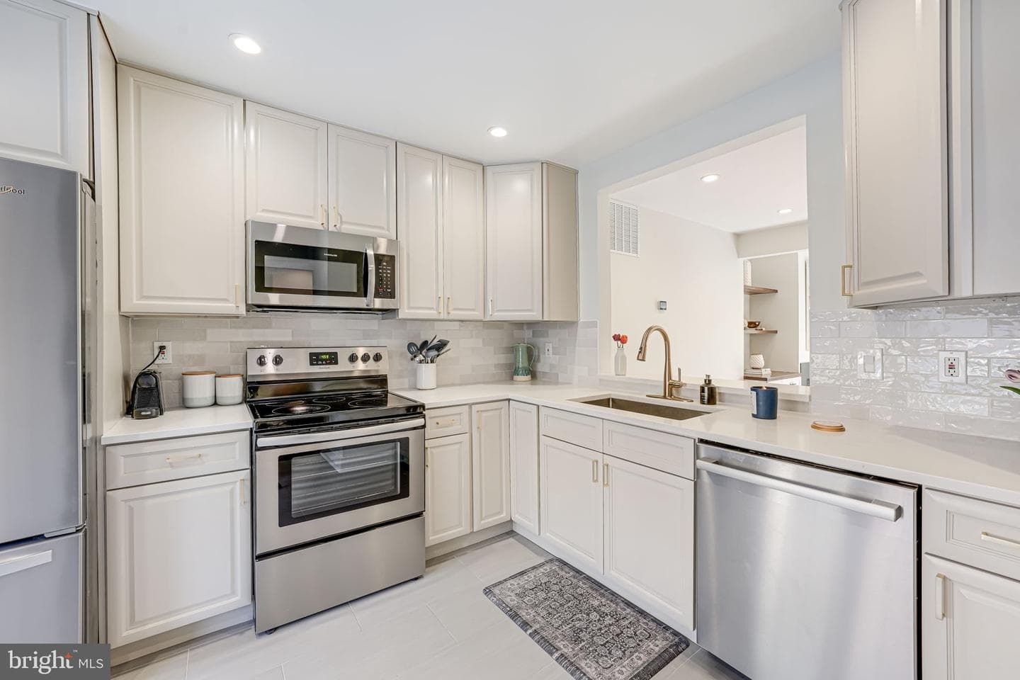 5614 Stillwater Court photo 4
