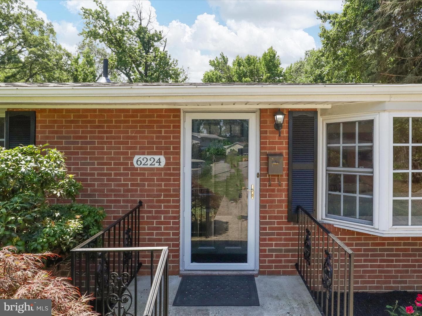 6224 Thornwood Drive photo 5