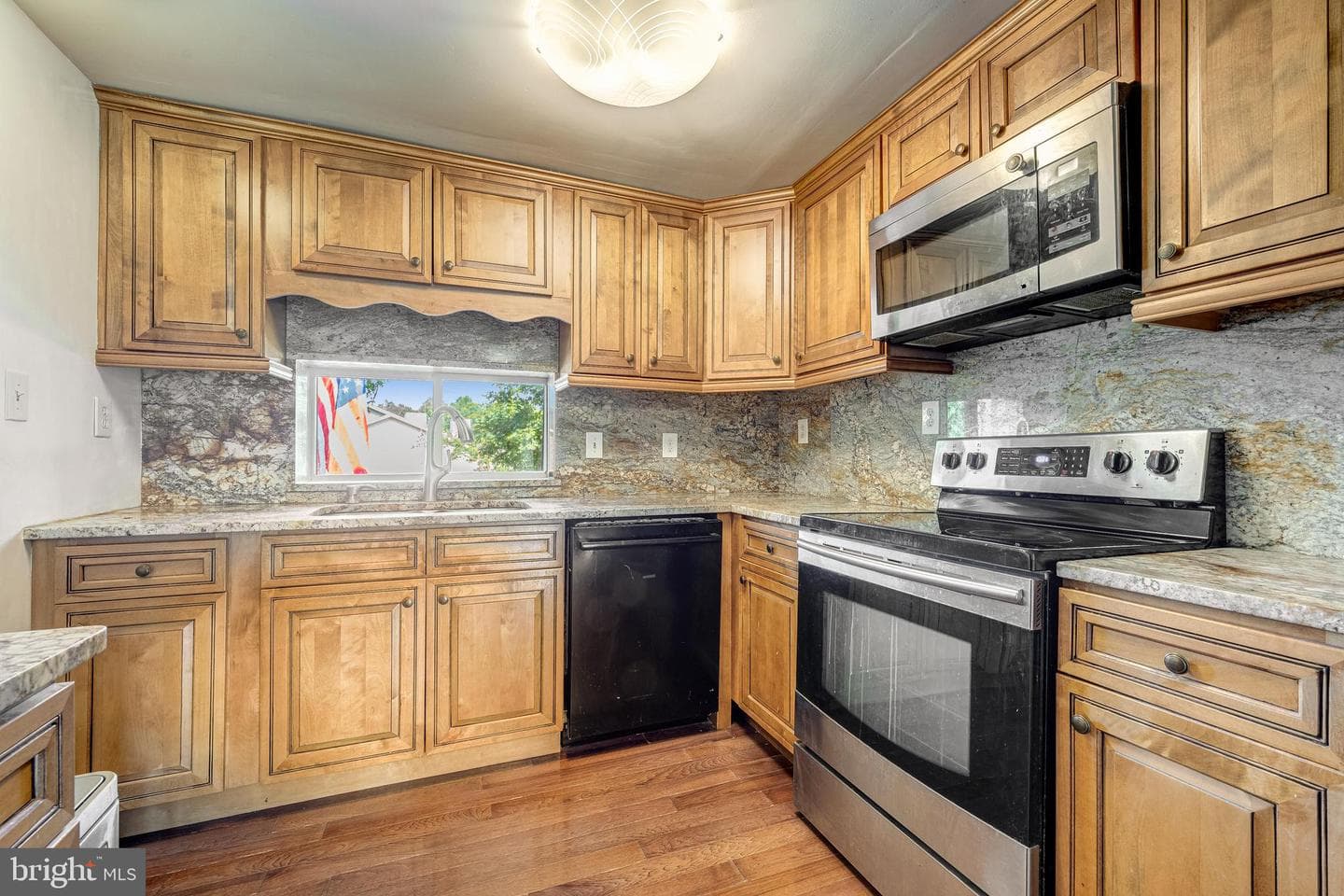 2231 Williams Avenue photo 11