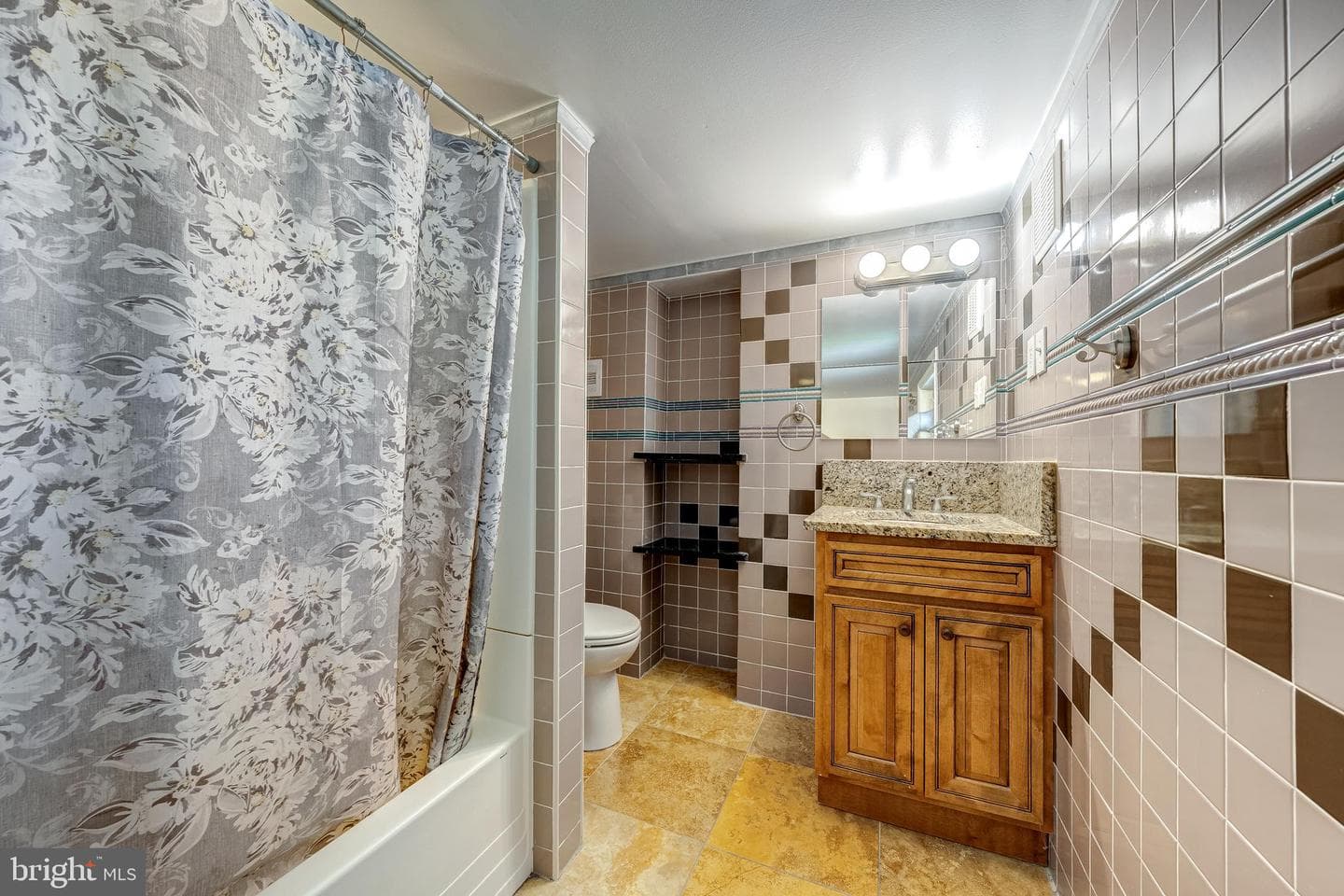 2231 Williams Avenue photo 25