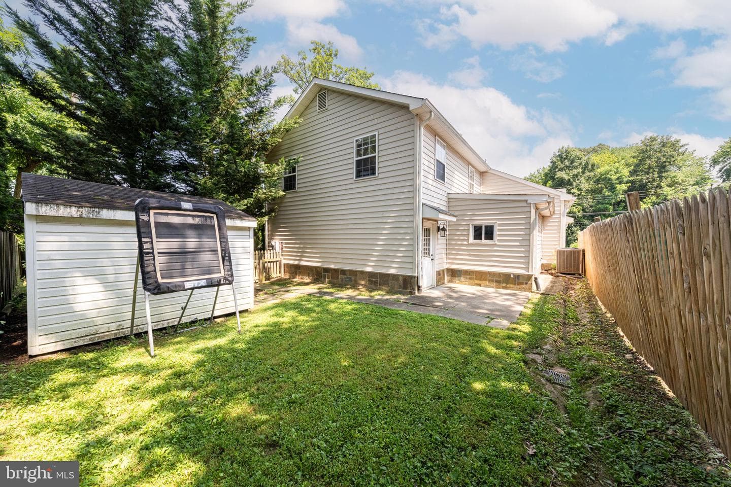 2231 Williams Avenue photo 28