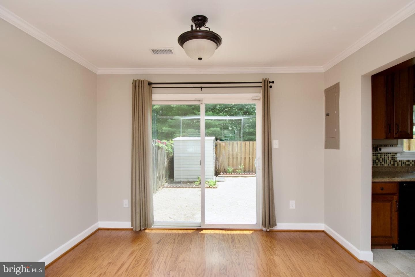 7726 Matisse Way photo 11