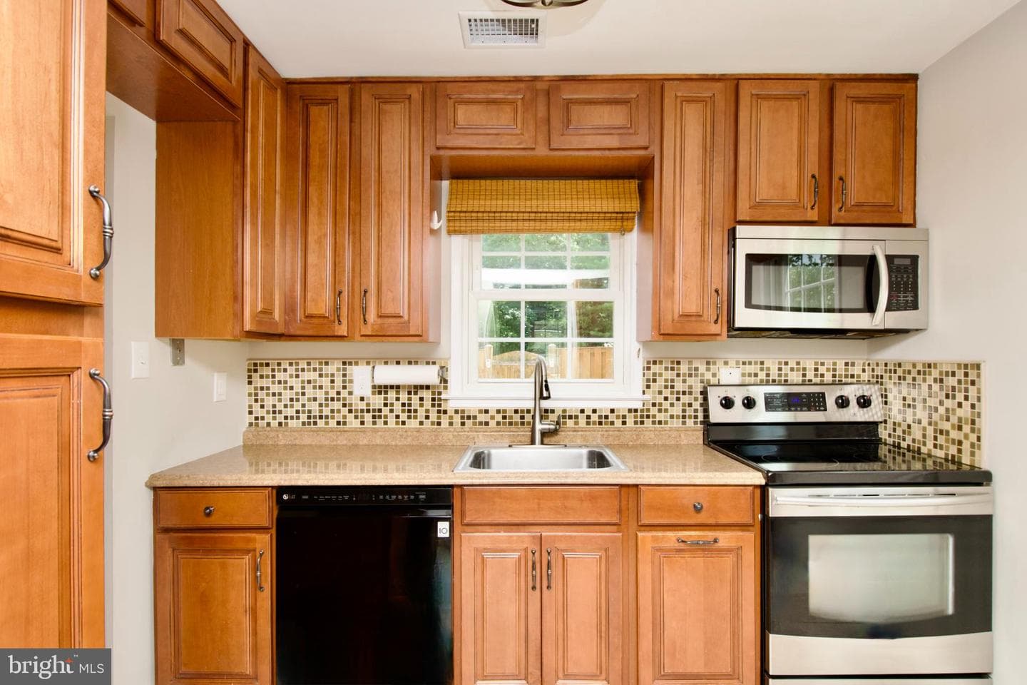 7726 Matisse Way photo 14