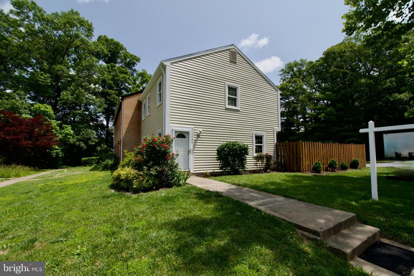 7726 Matisse Way photo 2