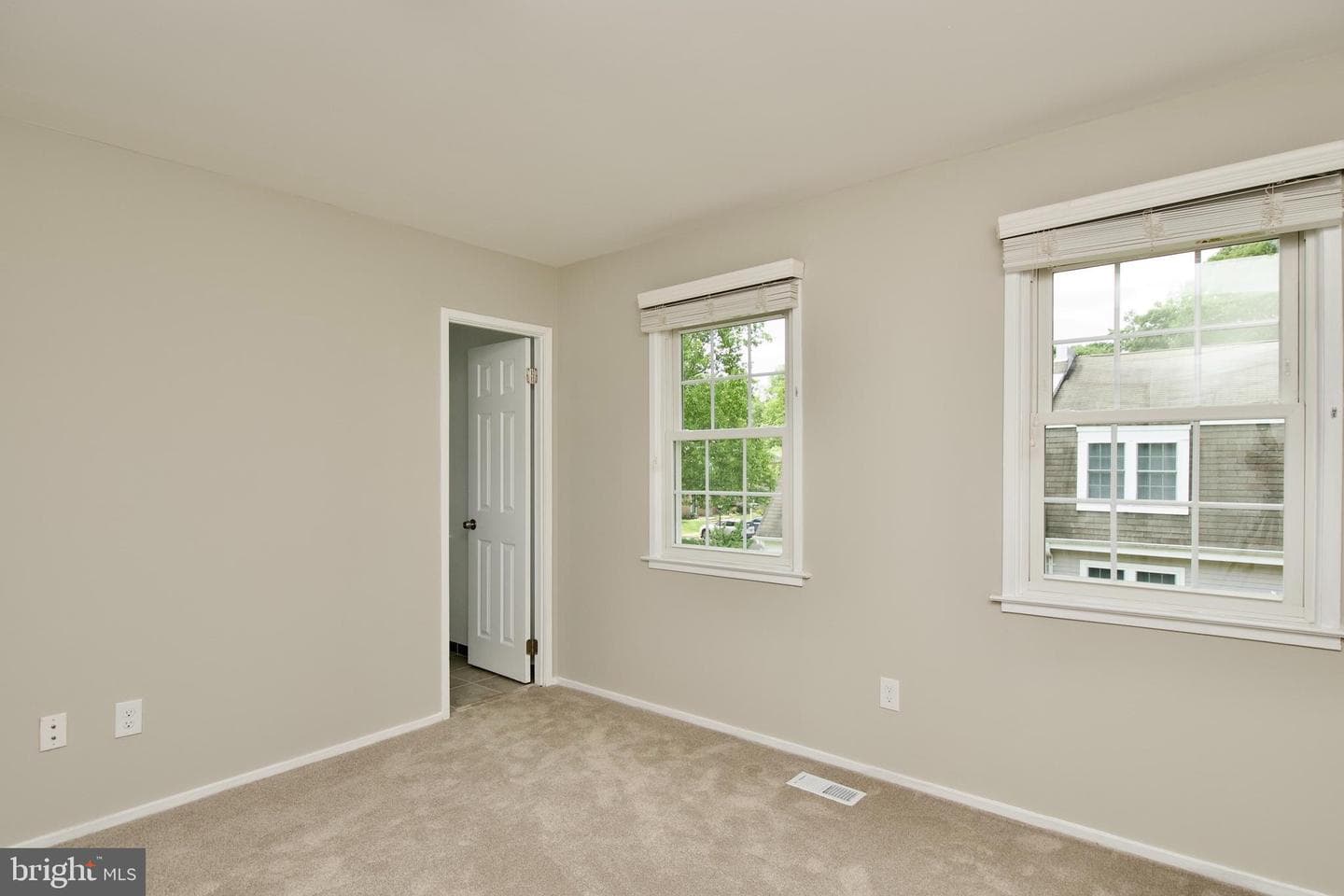 7726 Matisse Way photo 25