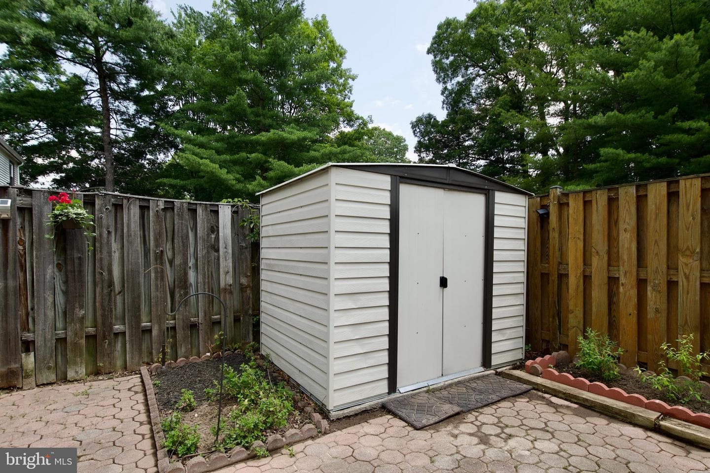 7726 Matisse Way photo 32