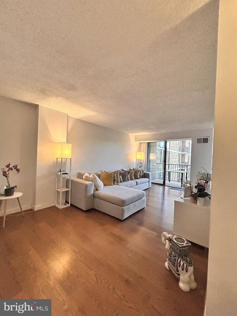 2300 Pimmit Drive #601 photo 5