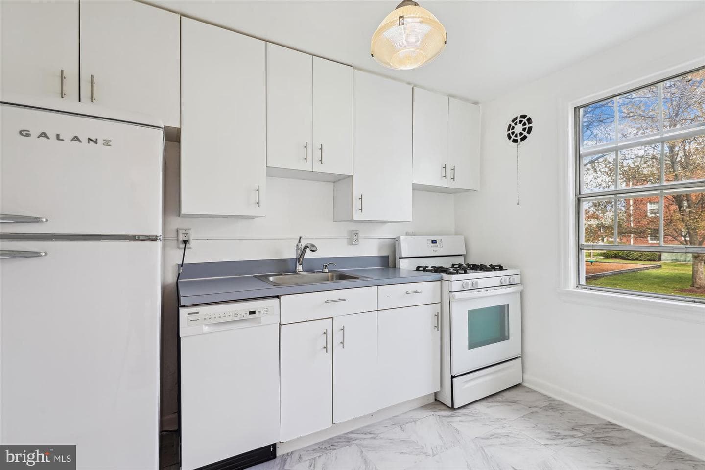 6615 Potomac Avenue #a2 photo 14