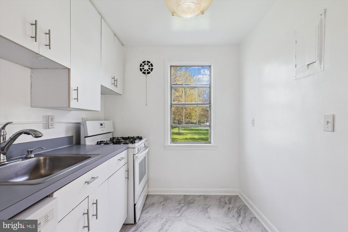 6615 Potomac Avenue #a2 photo 18