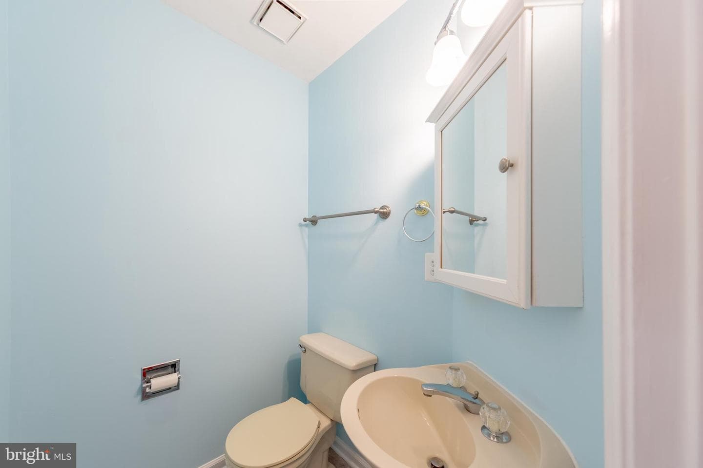 14556 Woodgate Manor Place photo 12