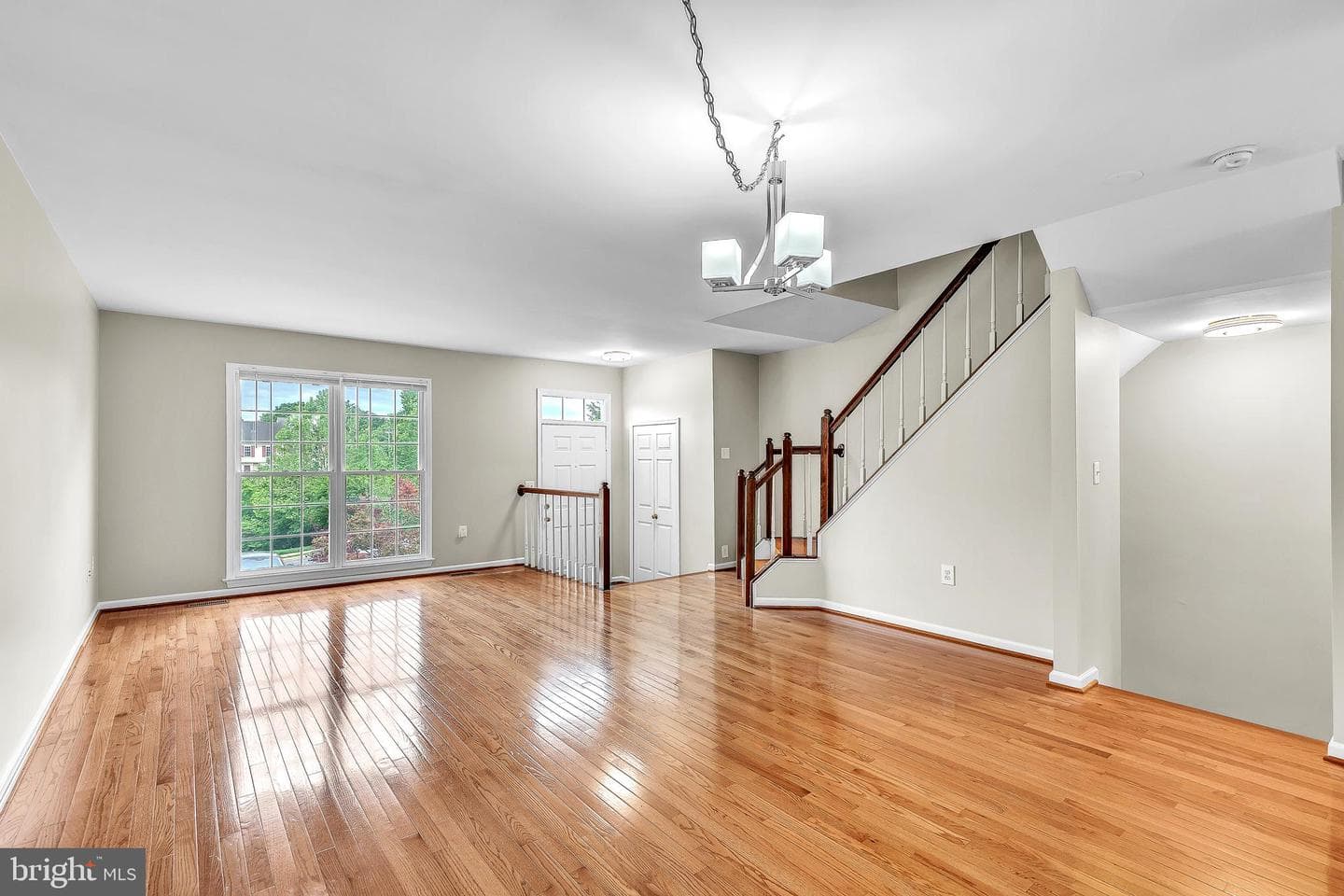 14556 Woodgate Manor Place photo 3