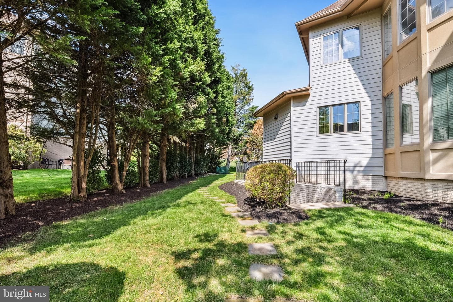 1546 Wellingham Court photo 10
