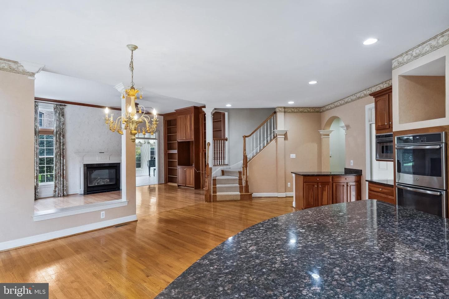 1546 Wellingham Court photo 28