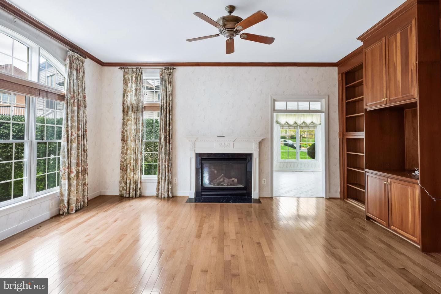 1546 Wellingham Court photo 29