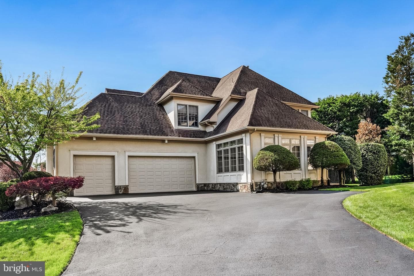 1546 Wellingham Court photo 3