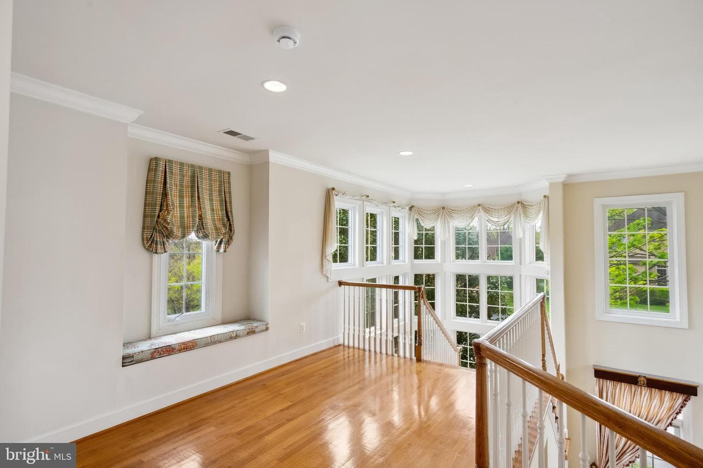 1546 Wellingham Court photo 39