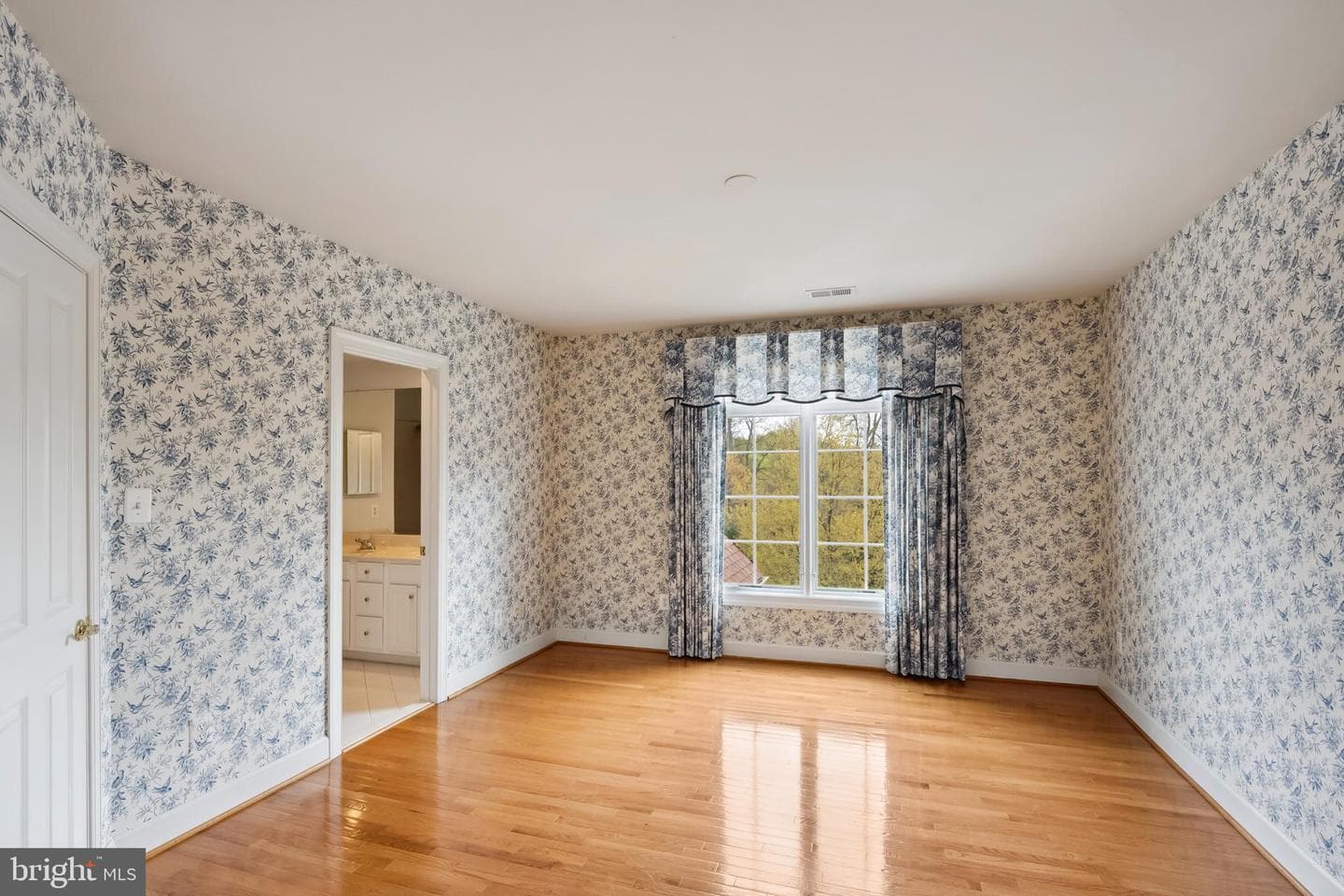 1546 Wellingham Court photo 40