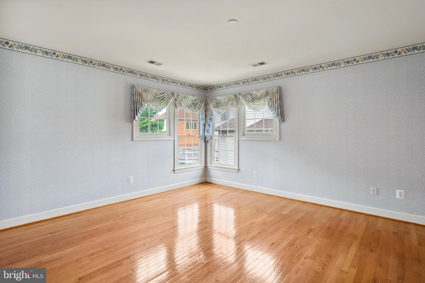 1546 Wellingham Court photo 44