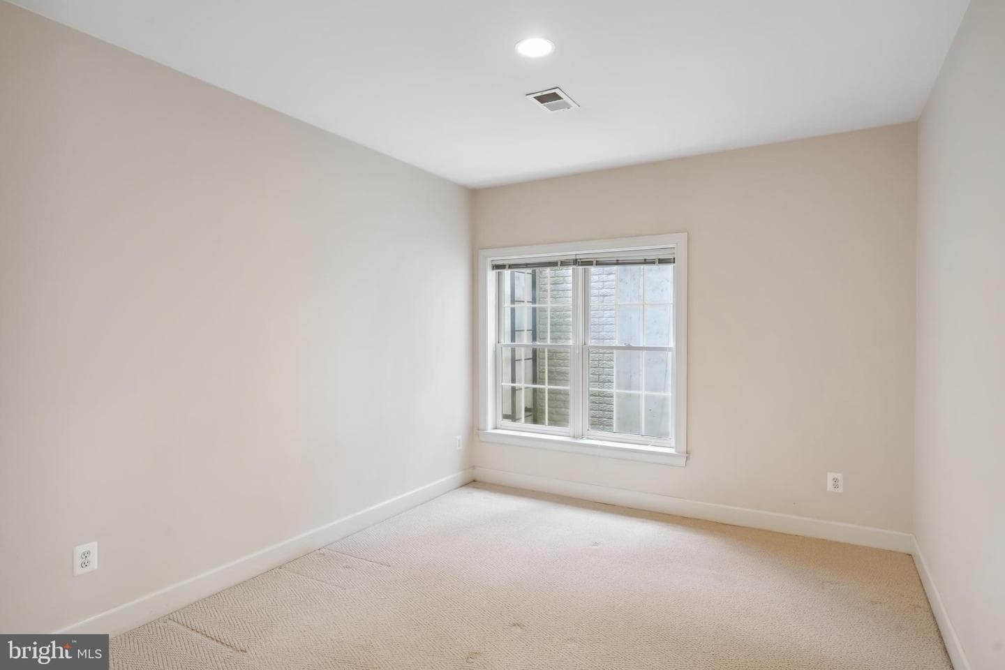 1546 Wellingham Court photo 63