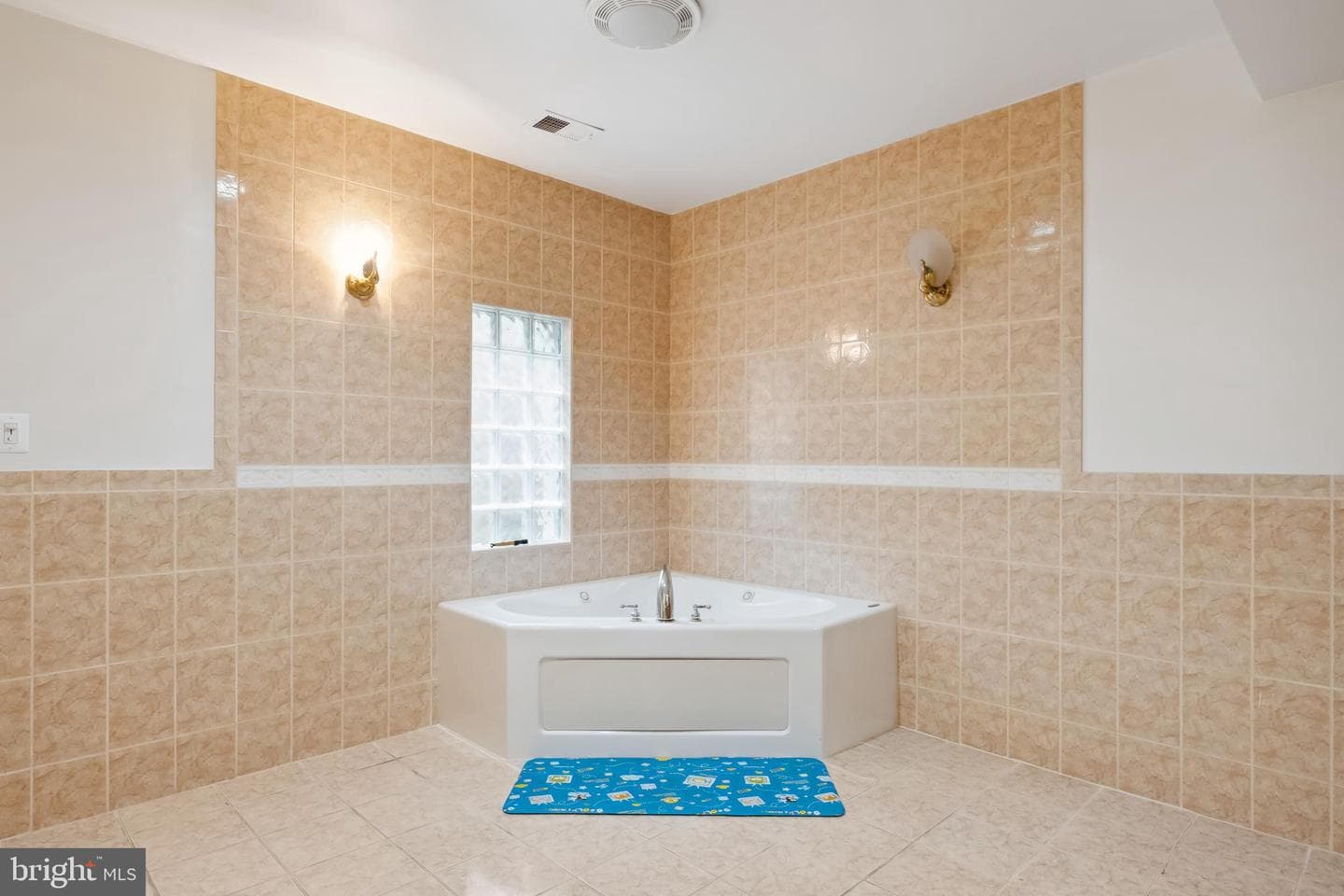 1546 Wellingham Court photo 66