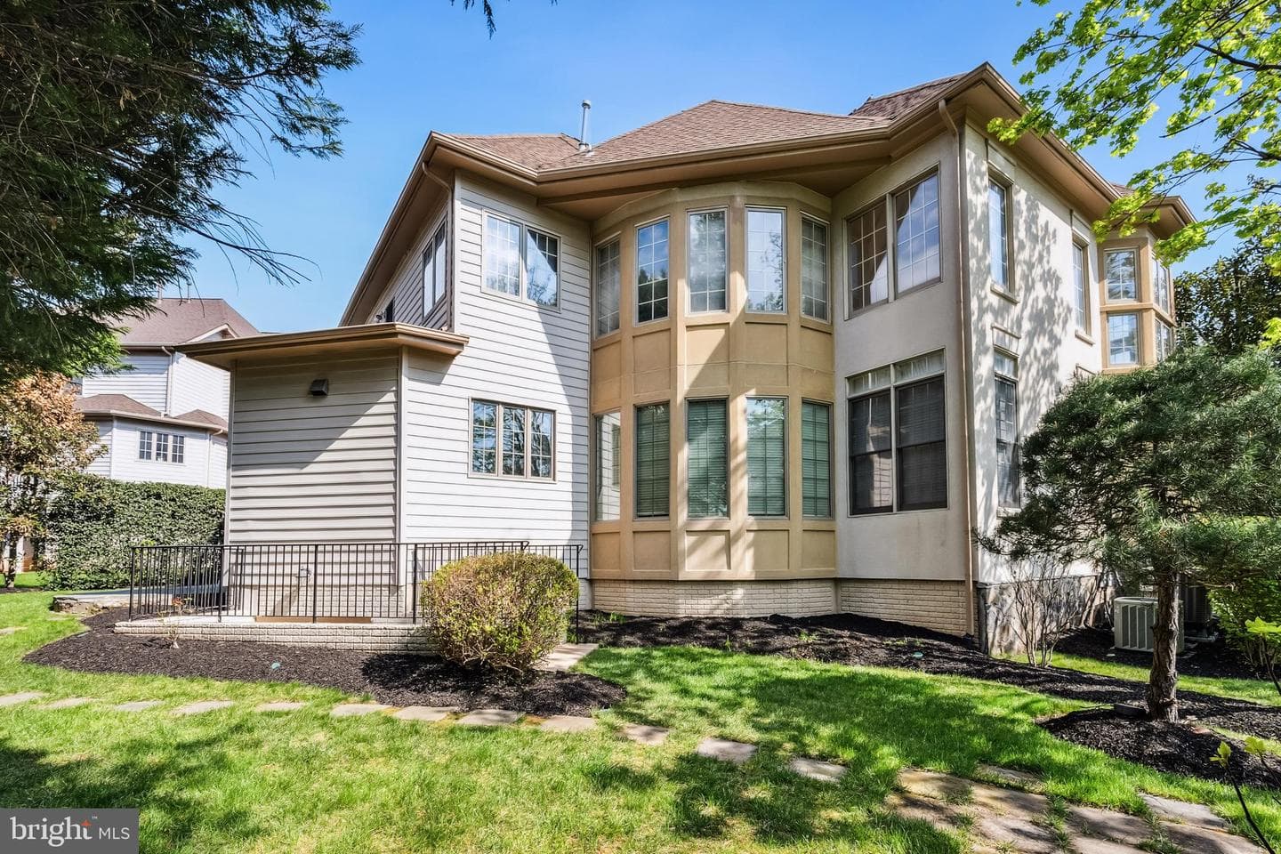 1546 Wellingham Court photo 9