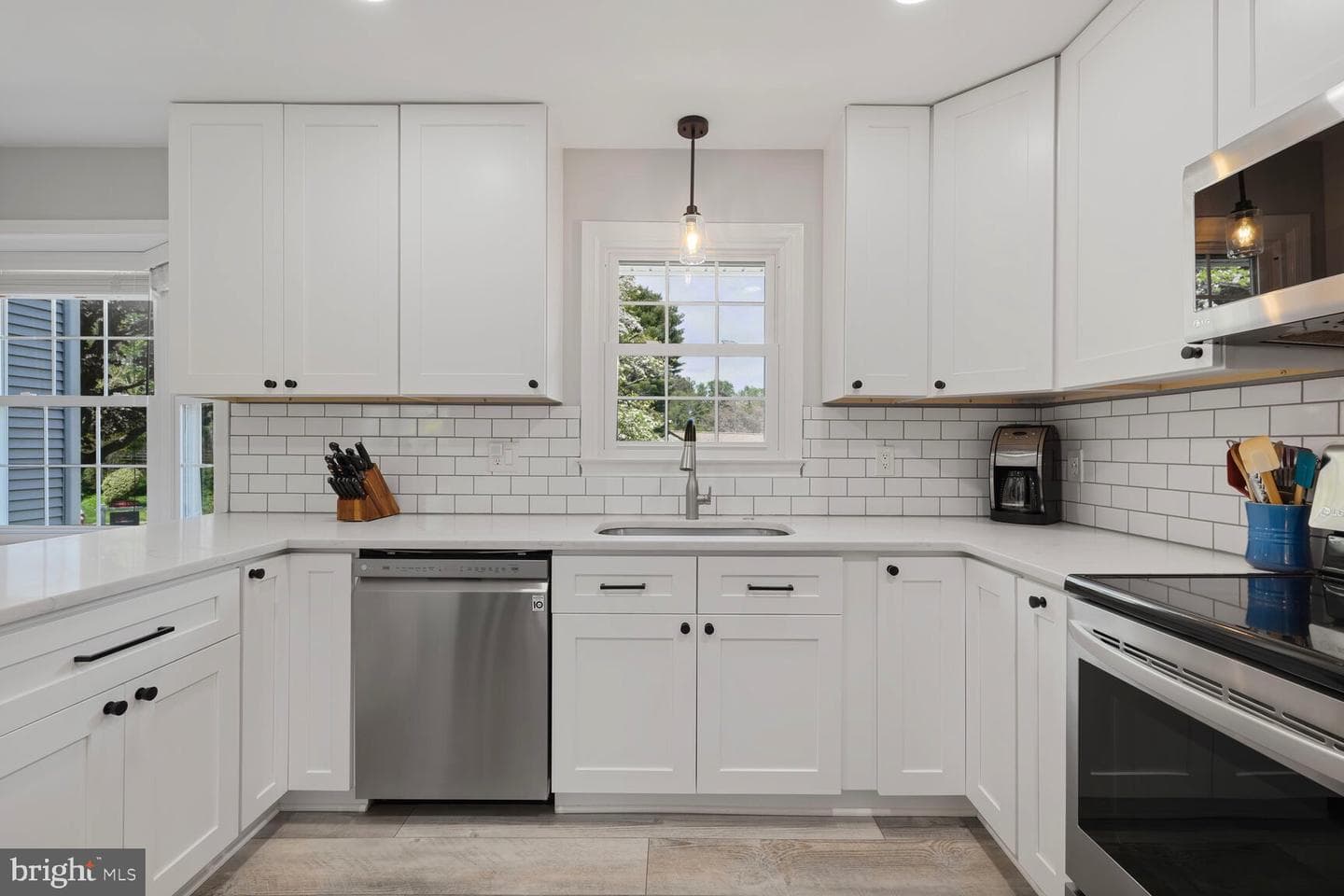 9615 Lincolnwood Drive photo 15
