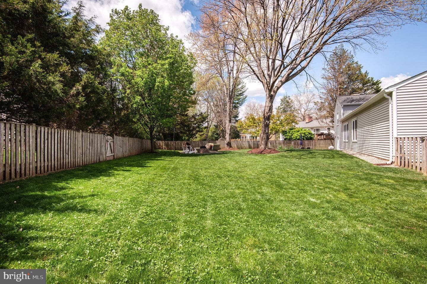 9615 Lincolnwood Drive photo 34