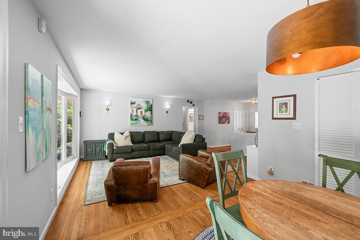 6538 Renwood Lane photo 11