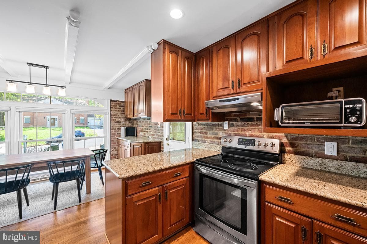6538 Renwood Lane photo 3