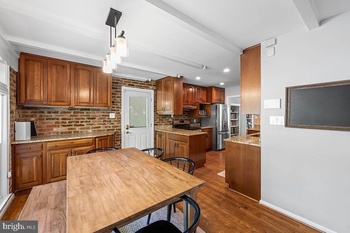 6538 Renwood Lane photo 5