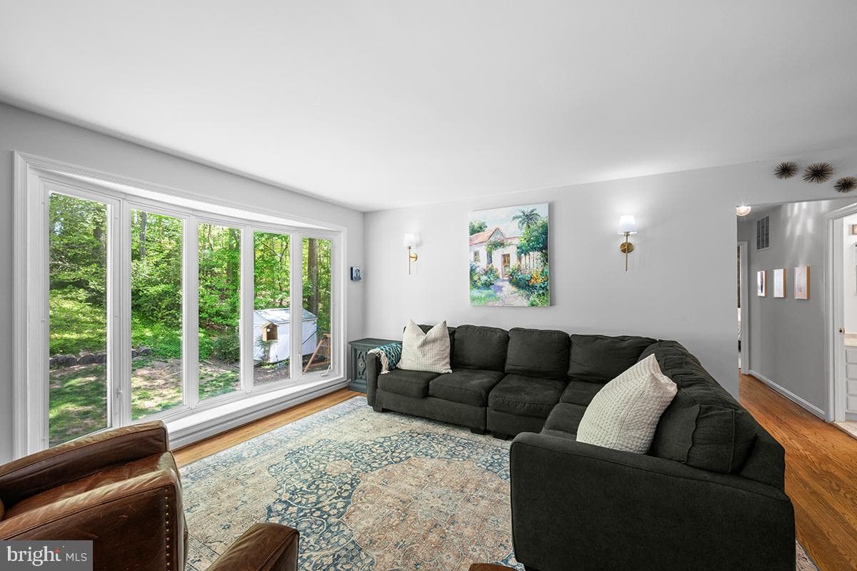 6538 Renwood Lane photo 9