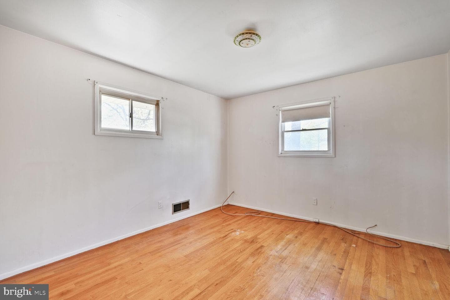 6524 Greenleaf Street photo 10